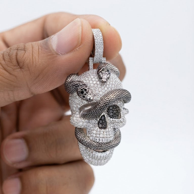 Skull Diamond Pendant With Snake Pattern